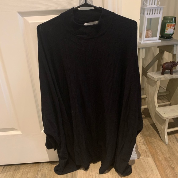 Flowy black long sleeve - Picture 1 of 3